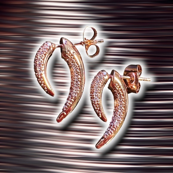 NEW Designer Rose Gold-Plated CZ Encrusted Claw Talon Earrings Celeb Favorite - Picture 1 of 15